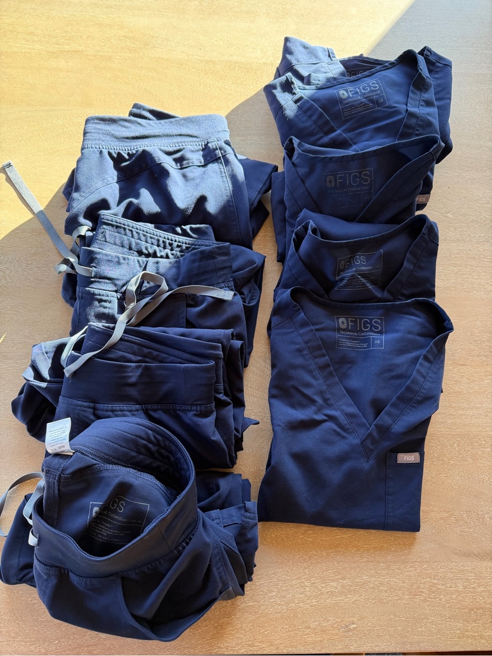 FIGS Womenβs Scrub sets - Classic Navy